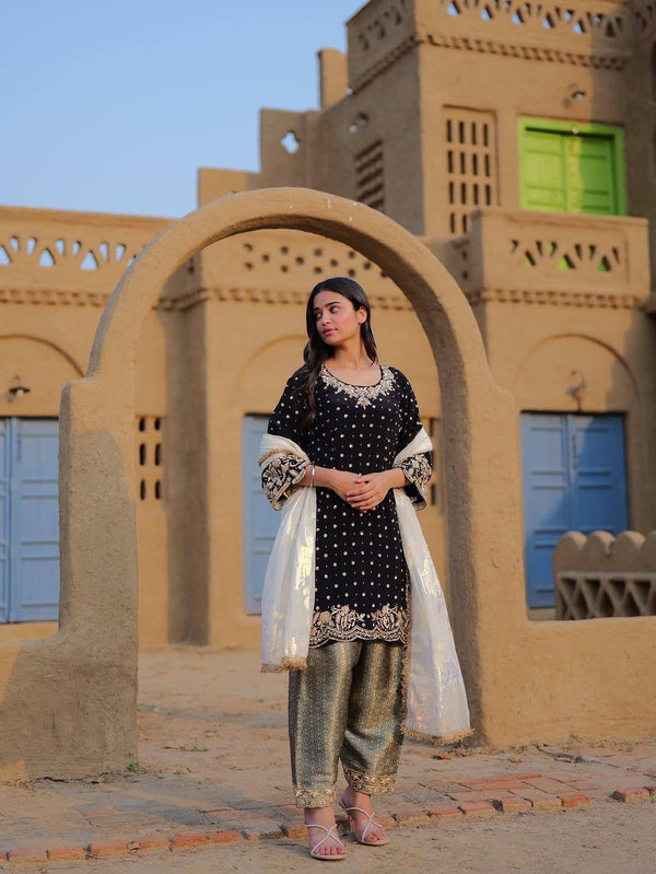 VELVET KURTI-PANT SET