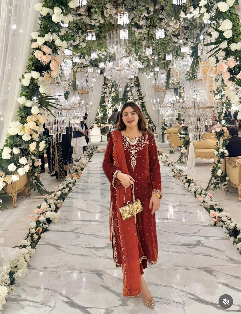 Launching New Design Velvet Top Pent Dupatta