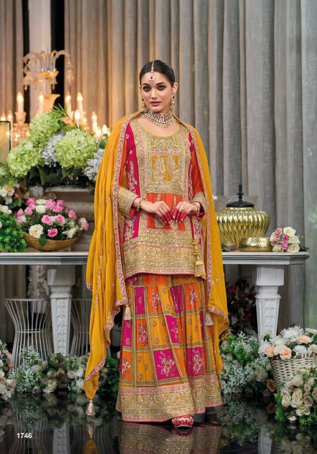 HEAVY PAKISHTANI SHARARA SUIT SET